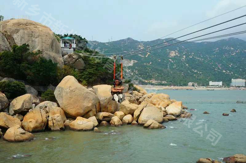 不是所有的地形都適合建設(shè)滑索哦！